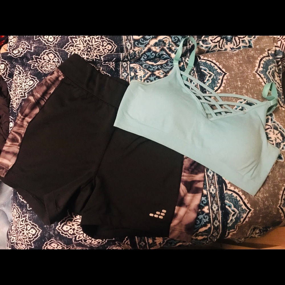 Bralette/sports bra & spandex shorts